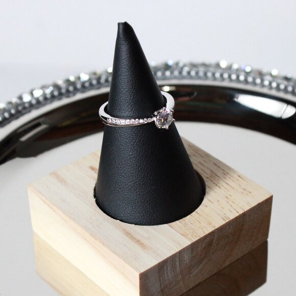 NWOT KRKC & CO Moissanites and Sterling Silver Ring Size 6 - Picture 5 of 7